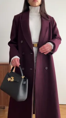 Bordeaux coat #minimaloutfit #chicstyle #minimalchic #minimaliststyle #winteroutfit #winterfashion  Burgundy coat, Spring outfits, Spring look, Jil sander belt