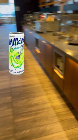 Was board in the school dining hall . . . #milki #dininghall #mocktails 