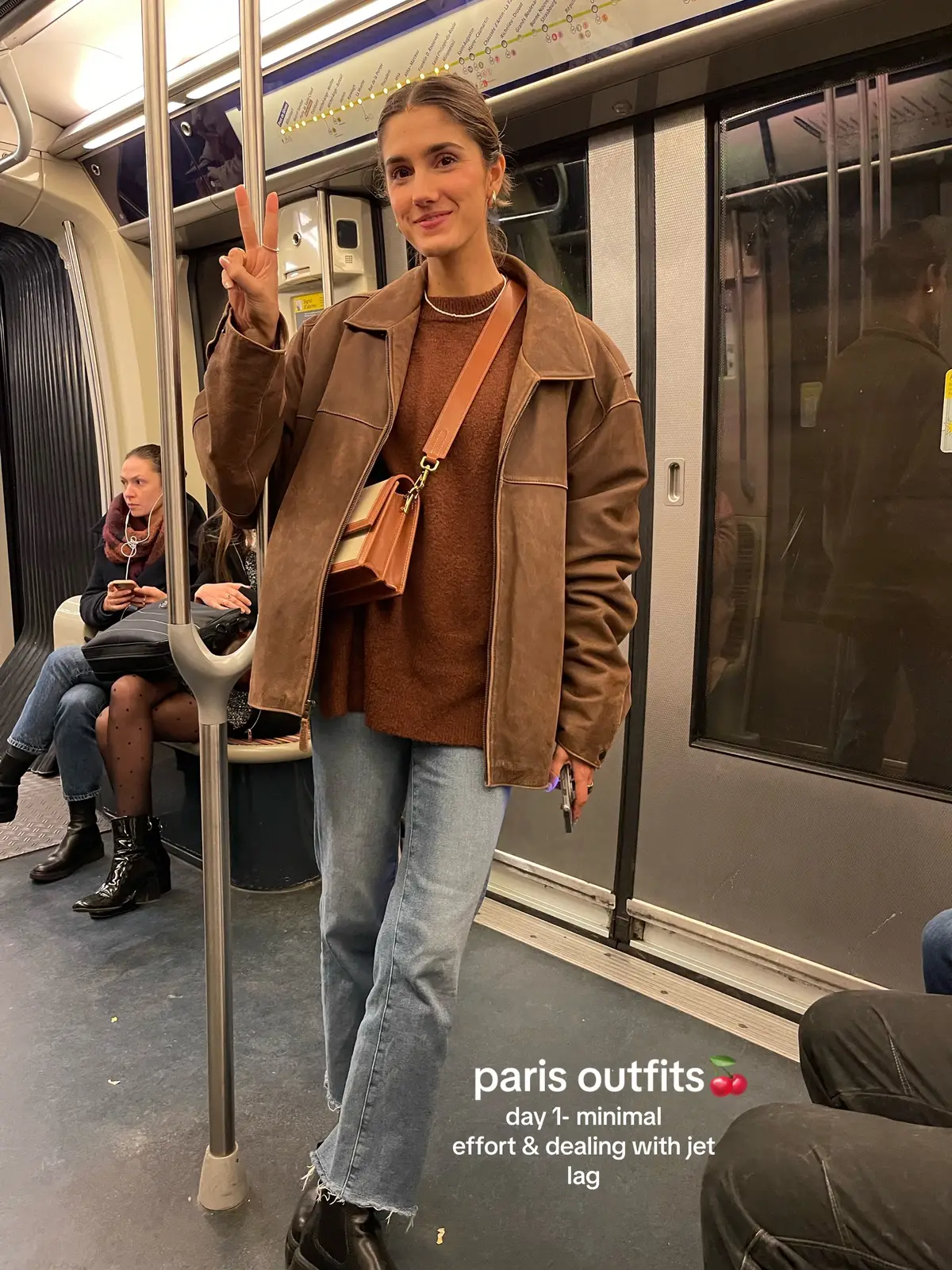 a very european winter ! #parisoutfits #parisfashion #parisstyle #europeanwinterstyle #winteroutfit 