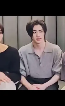 He was judging them 💀 #jake #jay #sunghoon #enhypen #enhypenfyp #kpopfyp #fyp #sideeye #bombasticsideeye 