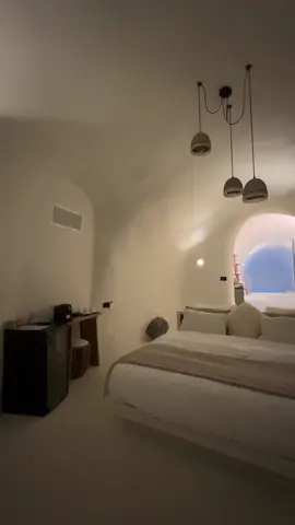 Oia,Santorini Hotel Name: Twenty one Suites  Private Pool Breakfast included Reservation from Booking 2 mins walking from the centre of Oia 25 mins drive from the Airport  اسم المنطقة: Oia اسم الفندق: Twenty one Suites مسبح خاص  فطور مجاني  الحجز من ابلكيشن Booking دقيقتين مشي من مركز المدينة 25 دقيقة سيارة من مطار سانتوريني #honeymoon #santorini #oia #couple #couplegoals #greece #private #pool #relax #Love #hotel #room #twentyonesuites 