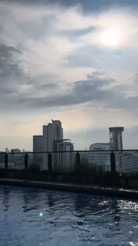 city view with a best skyview!#fypシ #staycation #surabayariverviewhotel #swimmingpool #top 