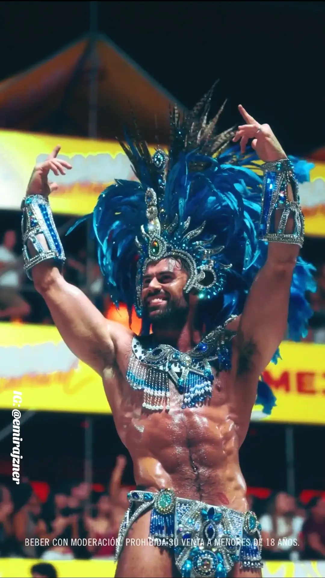 @Cerveza Brahma 🍻🇦🇷 Capturó esta imagen de #Carnaval en el cierre de última noche del #carnavaldecorrientes 🥁📸 que les parece? Siganme para mas⬇️ IG: @emirajzner TikTok: @emirajzner YouTube: @emilianorajzner Facebook: Emiliano Rajzner Twitter: @emirajznerok  #carnival #hunk #muscles #dance #dancing #fest #comparsero #Brasil #peru #fitnessmodel #emirajzner #emilianorajzner #fyp #foryou #parati #team4fit #team4fitathlete  #argentina 🇦🇷 