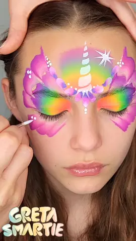 💗 Unicorn 💗 My number 1 design-colorful,fast and always give a big WoW 😁  👉all supplies you can find in @facepaintshop I used: DiamondFX split cake 