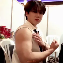 They're big 💪🏻 #lemonlix #changbin #straykids #skz #fyp #viraltiktok #viral #edit 