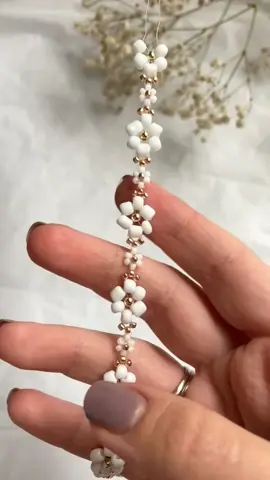 HAZ DE LA BISUTERÍA UN NEGOCIO EXITOSO 😊📈💕  #bisutería #artesanal #accesorios #hechoamano #ideadenegocio #emprendedora #ingresosdesdecasa #emprendeconbisuteria 
