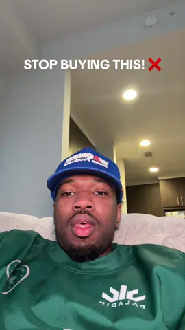 I love black people but gahh dammm why denim tears gotta be EVERYWHEREEEE. If you’re building your wardrobe, buying trendy items is never the way to go. They become oueces that you wear for a season and forget about later. #streetwearstyle #denimtears #streetwear #streetwearfashion #streetwearinspo #greenscreen 