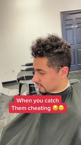 Do you cheat on your barber too😖#midfade #skinfade #howtofade 