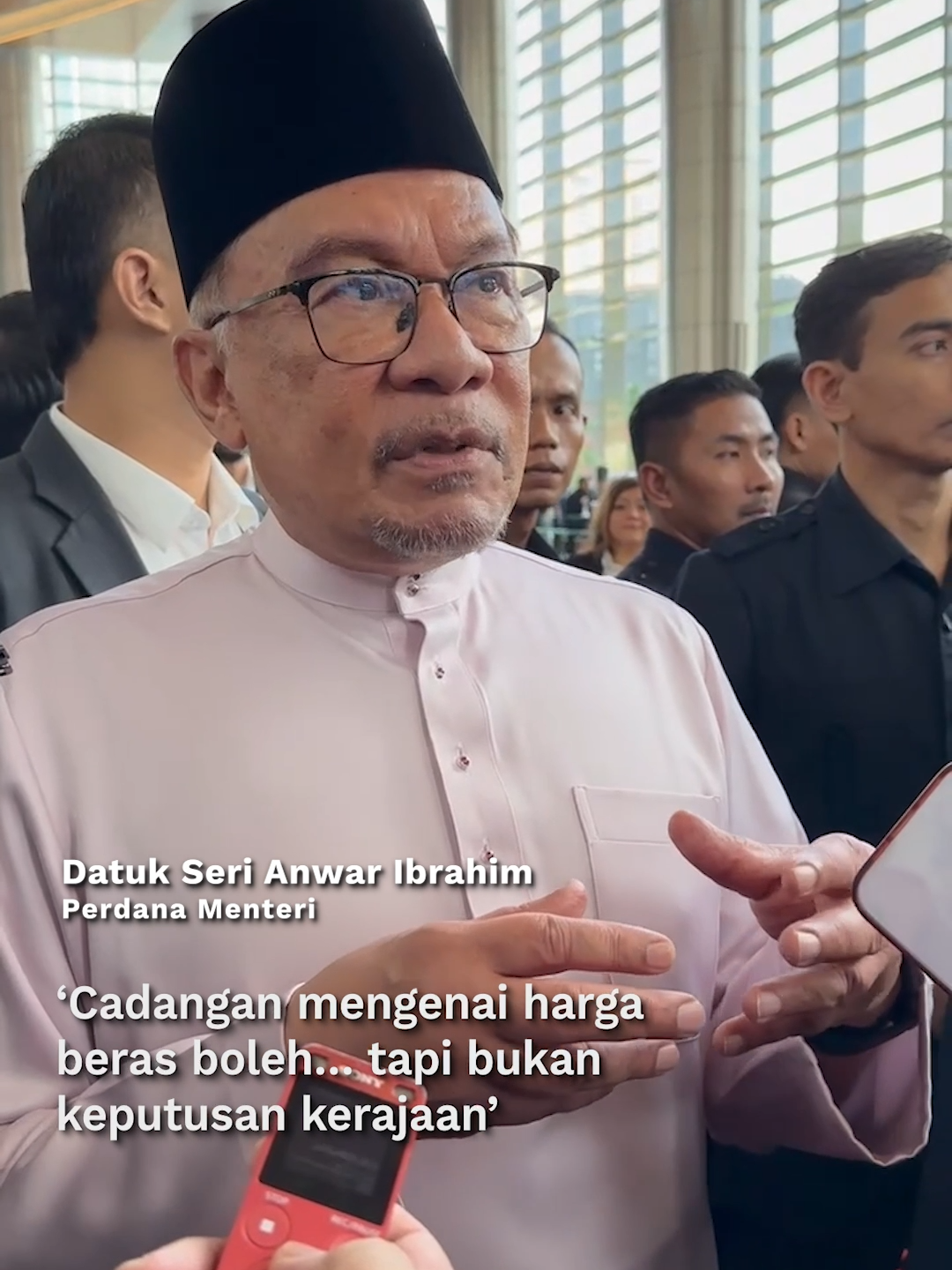 Perdana Menteri, Datuk Seri Anwar Ibrahim berkata, cadangan mengenai pelaksanaan beras putih Malaysia Madani akan dimuktamadkan petang ini. 🔗 Baca berita penuh di link di bio! #anwaribrahim #perdanamenteri #malaysiamadani #pmx #newsattiktok #beritatiktok #beritaditiktok #trendingnewsmalaysia