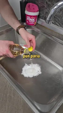 Pun pariu ca nu ti-ai curatat niciodata scurgerea de la chiuveta ASA! #punpariu #alexzilnic #invatapetiktok #curatenie #stiaica