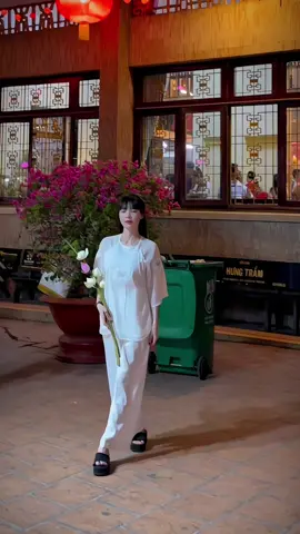 Bình yên đến từ bên trong đừng cố tìm nó bên ngoài ... 🖤#lysam #xh #tamtrang_camxuc #chuabachaudoc #fypシ #xuhuong 