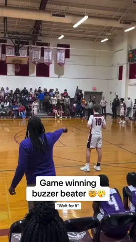 The Coach already knew 💀 (mustangs montford) #basketball #buzzerbeater #highschool 