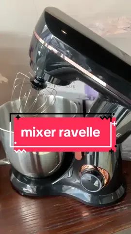 RAVELLE STAND MIXER hadir dengan desain dan kualitas premium. Stand Mixer RAVELLE di design secara mewah & warna yang elegant. 😍 ✅Daya 220 - 550 WATT (Perputaran yang cepat dan merata) ✅Kapasitas 5.5 Liter ✅Kecepatan Mixer 58-220RPM Stok tersedia di seluruh cabang toko TitanBaking. Happy Shopping! 🫶 #tokobahankuejakarta 