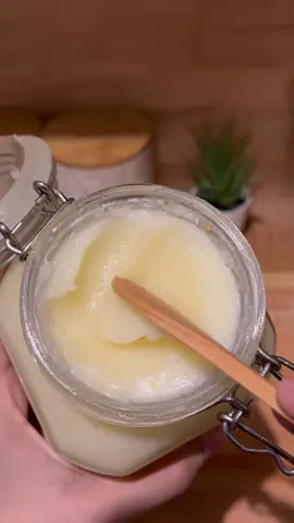 اسهل و اسرع طريقة نعمل بيها سمنة بلدى فى البيت باقل مجهود و النتيجة تجنن 😍👌🏽 اعملولها save عشان عمركوا ما هتشتروا علب سمنة تانى بعد الفيديو ده ♥️ #وصفات #سمنة_بلدي #وصفات_طبيعية  ‎#لازم_تجربوها #easytomake #cookingvideos #وصفات_سهله #سهله_وسريعه #سريعةالتحضير #اكسبلورexplore #1min #1minlook #cookbook #cookbooks #food #cook #foodblog #foodblogger #minimum #EasyRecipes #viral #fyp #fypシ #tiktoklongs #tiktokfood #tiktokcookbook #tiktokrecipe #instafood #instarecipe #trendingvideo 