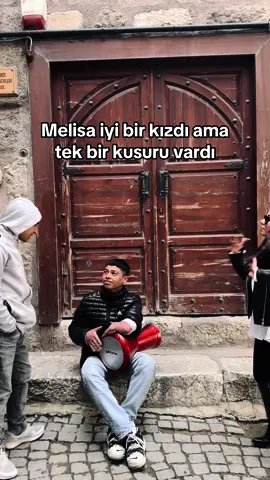 Ankara kalesindeki çalgıcı çocuklara aşk hayatımı anlattım ve sonuç bütün melisalara gönderin 🥲#ankara #ankarakalesi #keşfet #melisa #kale #fyp #foryou #akım #onecıkar