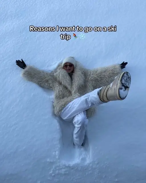 It’s Ski Season ❄️☃️🎿⛷️#skitrip #skiing #moonboots #kendalljenner #balaclava #furcoats #skiingtiktok #aspen #bigbear #mammoth #ushanka #winterfashion 