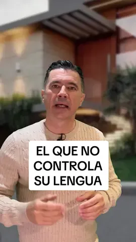 El peligro de no controlar lo que decimos  👉🏻 El que guarda su boca y su lengua, Su alma guarda de angustias. Proverbios 21:23 👉🏻 No te des prisa con tu boca, ni tu corazón se apresure a proferir palabra delante de Dios; porque Dios está en el cielo, y tú sobre la tierra; por tanto, sean pocas tus palabras. Eclesiastés 5:2 👉🏻 El que ahorra sus palabras tiene sabiduría; De espíritu prudente es el hombre entendido. Proverbios 17:27 👉🏻 Hermanos míos, no os hagáis maestros muchos de vosotros, sabiendo que recibiremos mayor condenación. 2 Porque todos ofendemos muchas veces. Si alguno no ofende en palabra, éste es varón perfecto, capaz también de refrenar todo el cuerpo. 3 He aquí nosotros ponemos freno en la boca de los caballos para que nos obedezcan, y dirigimos así todo su cuerpo. 4 Mirad también las naves; aunque tan grandes, y llevadas de impetuosos vientos, son gobernadas con un muy pequeño timón por donde el que las gobierna quiere. 5 Así también la lengua es un miembro pequeño, pero se jacta de grandes cosas. He aquí, ¡cuán grande bosque enciende un pequeño fuego! 6 Y la lengua es un fuego, un mundo de maldad. La lengua está puesta entre nuestros miembros, y contamina todo el cuerpo, e inflama la rueda de la creación, y ella misma es inflamada por el infierno. 7 Porque toda naturaleza de bestias, y de aves, y de serpientes, y de seres del mar, se doma y ha sido domada por la naturaleza humana; 8 pero ningún hombre puede domar la lengua, que es un mal que no puede ser refrenado, llena de veneno mortal. 9 Con ella bendecimos al Dios y Padre, y con ella maldecimos a los hombres, que están hechos a la semejanza de Dios. 10 De una misma boca proceden bendición y maldición. Hermanos míos, esto no debe ser así. 11 ¿Acaso alguna fuente echa por una misma abertura agua dulce y amarga? 12 Hermanos míos, ¿puede acaso la higuera producir aceitunas, o la vid higos? Así también ninguna fuente puede dar agua salada y dulce. Santiago 3:1-12 . . . #mensajescristianos #hagamosviralajesus #lalengua #elpoderdelaspalabras #manueljotamix #sabiduria #labiblia #parati
