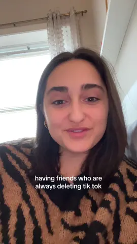 @Syd @ELIZA this ones for you guys, whenever you may see it 🤭 but actually so cute + supportive of them  #greenscreen 