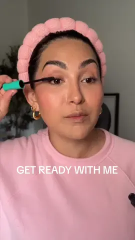 Guilty as charged #elfpartner 😆🙈 but thankfully we got @e.l.f. Cosmetics to rescue with their Gloss, Glow and Go bundle! #eyeslipsfacts #elfingamazing #elfcosmetics 