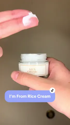 Winter woes? ❄️ Dry, dull skin? Say goodbye to flakiness and hello hydration with I’m Froms rice cream!  #imfrom #ricecream #beautymusthave #dryskin #wintermoisturizer #ceramidecream #loveimfrom @imfrom_us 