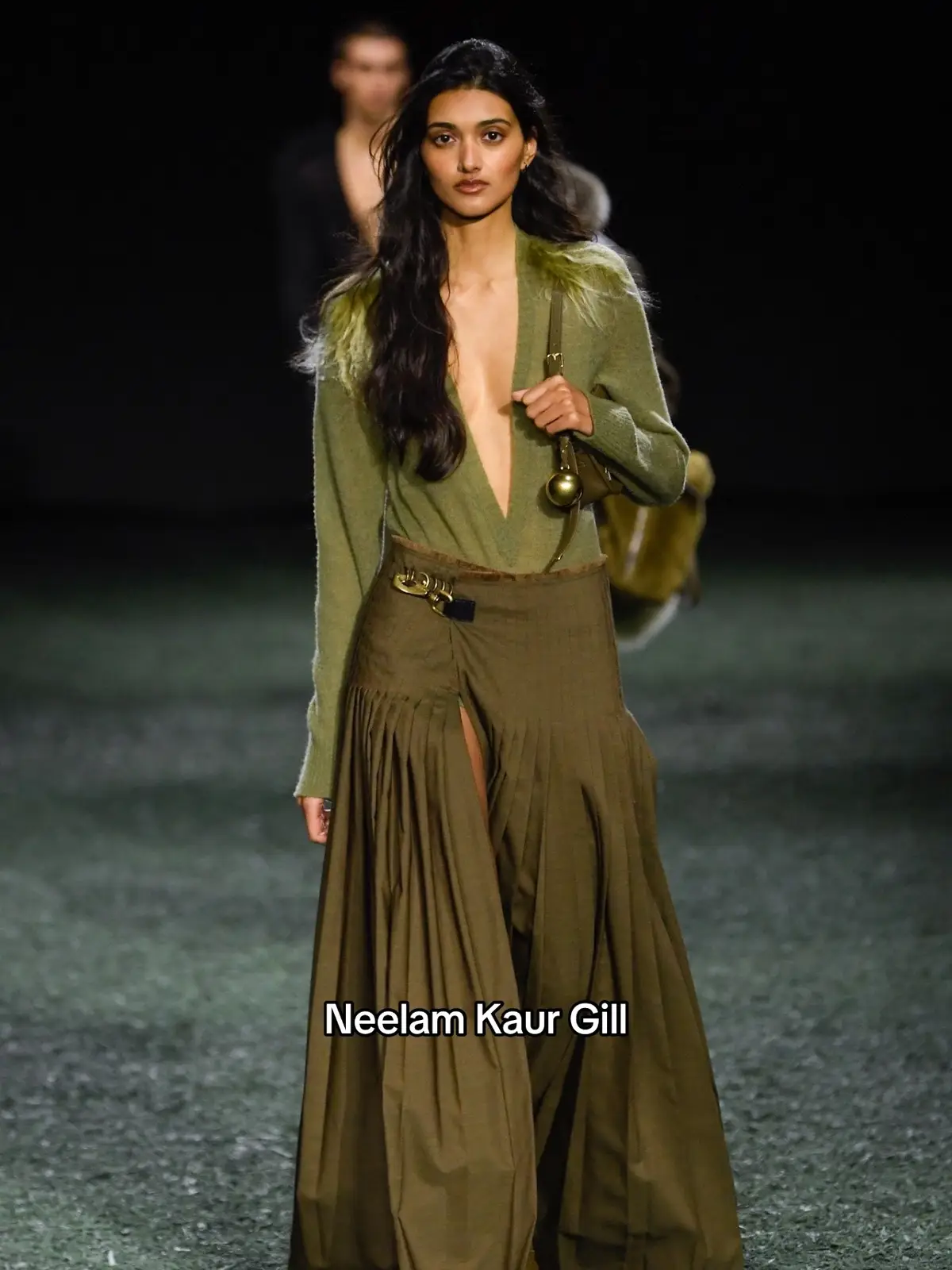 Kvnty in khaki #burberry #burberryshow #Runway #southasian #fashion 