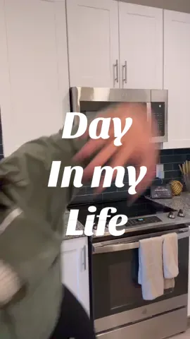 I hope y’all are enjoying this more lifestyle based content 🙃 I’ve been filming in real time and I feel like its way more personal. Also my gym clothese are from @Gymshark #dayinmylife #Vlog #HealingJourney #blackgirlvlogs 