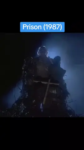 El fantasma de un convicto, que fue ejecutado hace 25 años, se venga del conserje que fue responsable por su muerte. #peliculasdehorror #Terror #horror 