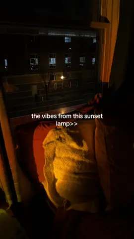 chill saturday #weekend #Vlog #fypage #sunsetlamp 