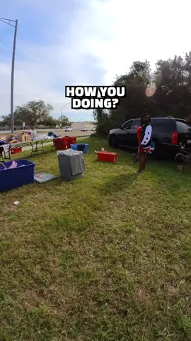 BLESSING STRANGERS AND THEY GOT EXCITED #homeless  #helping  #fyp  #foryou  #viral