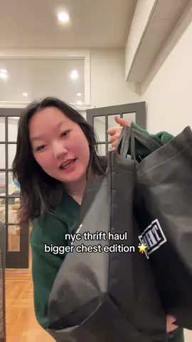 still not over the jeans cause HELLO???!! over the moon rn #thrifthaul #thrifting #thriftingfinds #clothinghaul #biggerchest #bigchestapproved #bigchestips #bigchestfriendly #largerchest #biggerbust #girlhood #girlsonly 