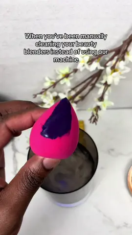 Babes stop making the mistake manually cleaning your makeup brushes and blenders. You need our brush cleaning device. Link in bio #makeupcleaningtips #makeup #makeuptips #makeupbrush #fyp #trend #viral #viralvideo 