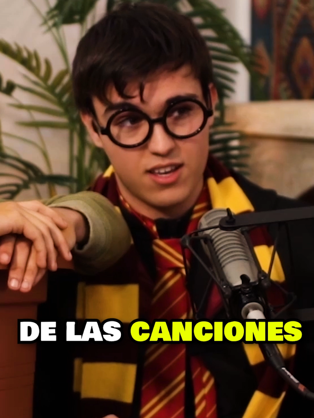 Cuánto sabe Piter-G de las canciones de su primo Zarcort???? 📺 👉 Tienes un link directo desde nuestro perfil para verlo completo. Gracias por venir @pitergoficial  Producido en @junglaestudio_musica  #piterg  #zarcort  #flowencuarentena  #rap  #rapplay  #rapfriki  #podcast  #akoricast  #podcastclips  #zarcortgame