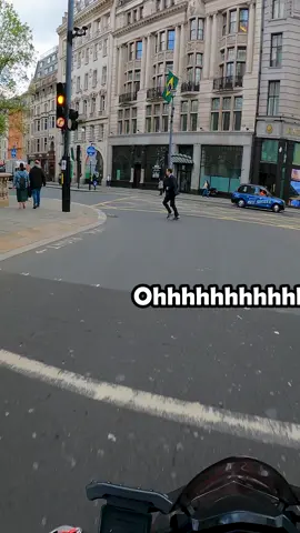 The traffic light run is back 🏃🏼‍♀️ 🏃‍♂️  We’ve all done it before. The little shuffle across the road that isn’t quite a run but isn’t a walk either.  Very much inspired by Michael Mcintyre Love you x  . #triumph #bonneville #triumphbonneville #customtriumph #triumpht120 #motorbike #motorcycle #scrambler #biker #custombike #custommotorcycle #classicmotorcycle #caferacer #fyp #viral #video #triumphscrambler #london #gopro #harveyridesbikes #trafficlightrun #michaelmcintyre #longervideos 
