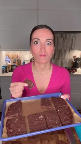 No Bake Brownie Bars (full recipe is on: HungryHappens.Net) IB: @dadaeats #vegan #glutenfree 