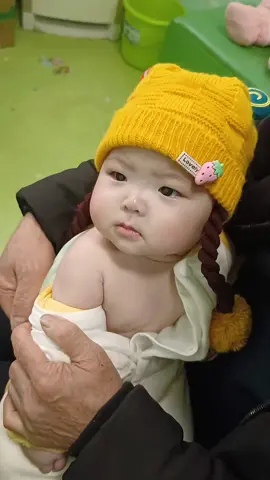 👶💉 Brave Baby Alert! Watch as this adorable little one gets a shot and melts hearts with his cute crying face. 🩹😢 #babybravery  #cutebaby  #injectionday  #adorabletears  #parentingmoments  #doctorvisit  #babycrying  #heartmelting