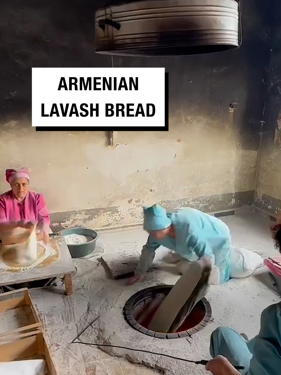 We want to try some now! 🤩🥖 🎥 stepshots #UNILAD #fyp #foryou #foryoupage #armenia #armenian #bread #breadtok #lavash #lavashbread #culture #tradition #food #foodtiktok