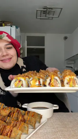 Sushi Time mit Tutorial 🥢 #sushi #californiarolls #tutorial #food #essen #mukbang #fyp 