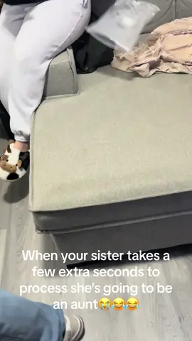 Took an extra minute but she got it😉😂😂🥹 #pregnancy #pregnancyannouncement #pregnanttiktok #fyp #funny @KoKo 