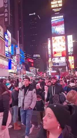 New York Manhattan Time Square Fully Crowded ✴️🗽🇺🇲✴️ #manhattan #timesquare #timesquarenewyork #spynyc #nyc #usa🇺🇸 #us #night #crowd #fyp #fypシ #fypシ゚viral #fypp #viral #viraltiktok #virall #viral_video #foryoupage #foryou 