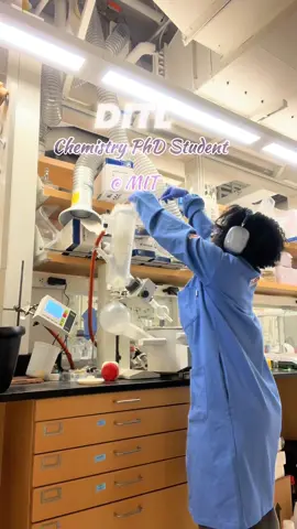 This vlog is a little more like a visual diary, just me telling yall about my week! Hope you guys enjoy! ♥️♥️ #blackwomanchem #mit #chemistry #phdstudent #phdstudentlife #mitchemistry #blackgirlmagic #blackwomenoftiktok #gradstudent #chemicalbiology #organicchemistry 