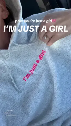 this is my new favorite sweatshirt! so comfy and soft!!!🎀 #sweatshirt #comfysweatshirt #fashion 