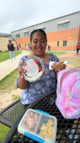 Highschool lunch today! #foodhaul #food #theaterkids #theater #haul #yummy #lunchbox #orange #tomslunchbunch #ate #friends #mom #school #highschool 