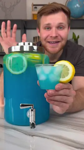 Blue Starburst Lemonade Jungle Juice! #fyp #vodka #lemonade #party #LifeHack 