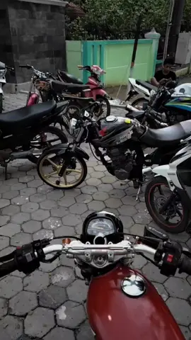 intine Yo mung sabar🙂#smashgank🚀 #tigergank🤙 #megapro_primus #vega #glgank🔥 #cbindonesia @HENDRA @angga_prms70 @ri_o28 @naswanhatelove🚫 