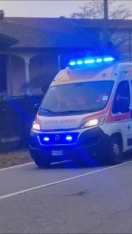 🚑🎵 #ambulanza #siren #sound  #rescue #emergency #led 