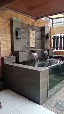 finishing batu sikat lantai dan kolam minimalis#kolamminimalis #desainkolamkoi #kolamkoi #koilovers #surakarta 