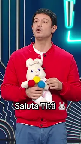 Saluta Tittì 👋🏻🐰 @Mino Abbacuccio  Le risate continuano su #RaiPlay con #MadinItaly 🔥 #davedere #comedy #tv 