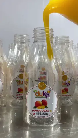 Pure juice: no added sugar, no added preservatives, no heat treatment. Just bottles as juiced. #duksjuice #duksjuicebar #juicetraining #juicebusiness #juicebusinessclinic #juicebusinesstraining #ghana #juicebusinessclinic #doingbusinessinghana 