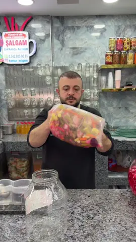 ÜTürkiye’nin Turşucusu 🙋‍♂️ Kantur Şalgam / #Adana 📍 #Reklam Kesinlikle bu tuşuyu deneyin derim.  #SokakLezzetleri #NeYesekYaa #Food #Turşu