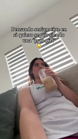Me quiere ganar la flojera pero no se lo voy a permitir😂😂 #gymgirl #gymhumor 